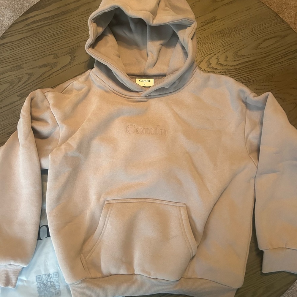 Youth xl comfort tan hoodie new with tags